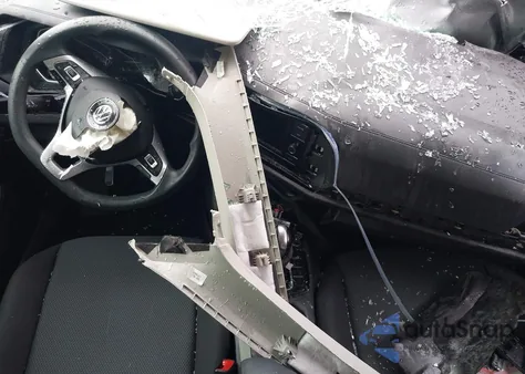 2020 Volkswagen Jetta 1.4T R-Line/1.4T S/1.4T Se z USA, uszkodzony, nr VIN 3VWCB7BUXLM070393